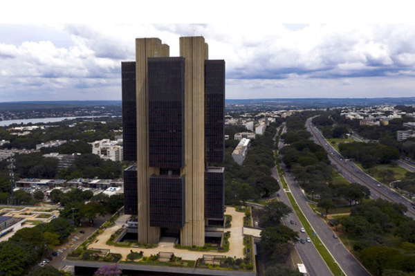 Governo federal libera concursos com 316 vagas para Banco Central e Receita Federal