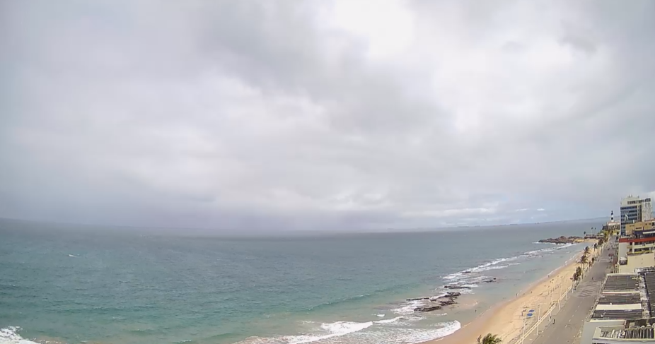 Frente fria perde força em Salvador