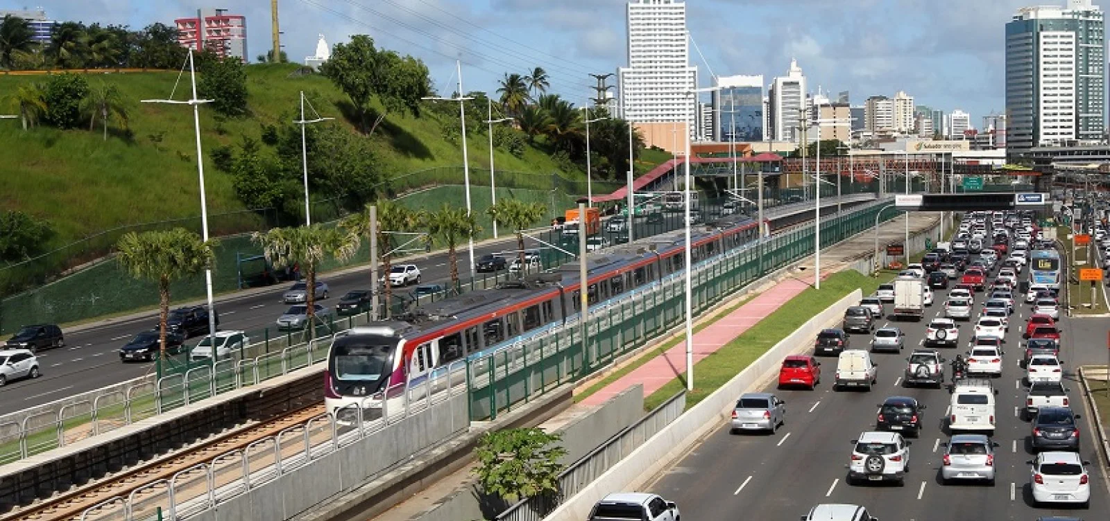Transalvador estuda comportamento na Paralela sem reduzir limite de velocidade
