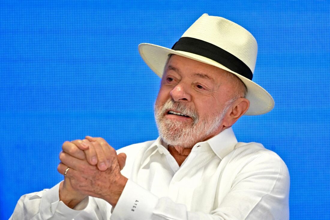 Lula inaugura início de ponte na Bahia e é criticado por ACM Neto