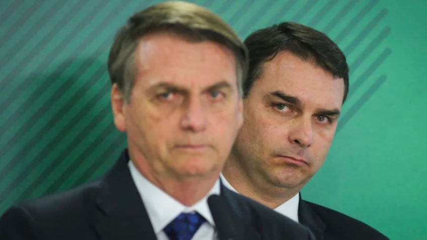 Alexandre de Moraes proíbe Flávio Bolsonaro de visitar o pai até depois do 1º turno
