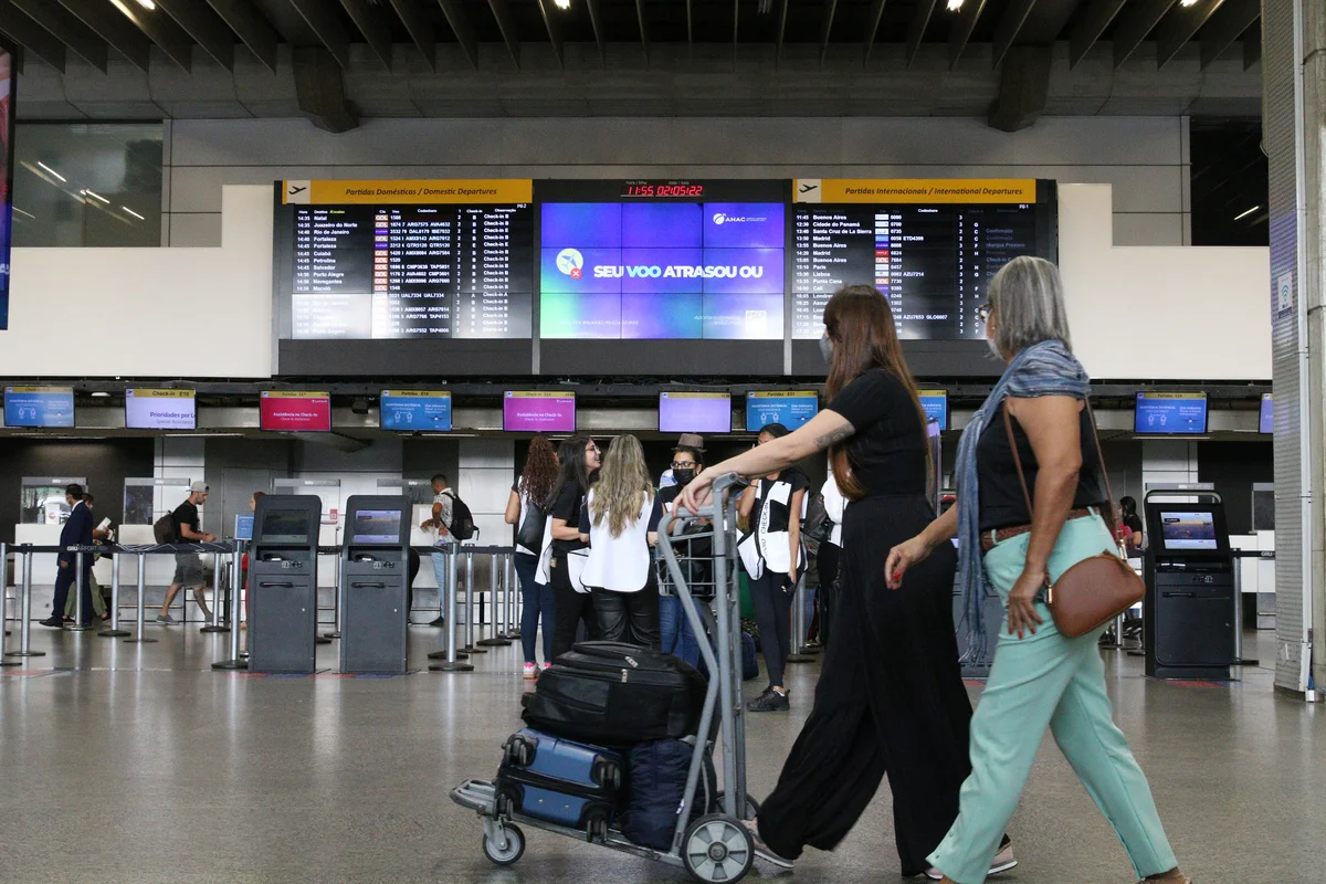 Governo federal reajusta tarifas de embarque em 14 aeroportos