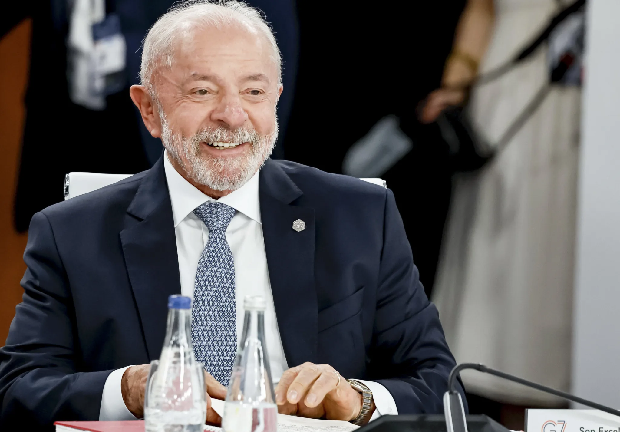 Quaest aponta Lula à frente de Flávio Bolsonaro em simulação de segundo turno