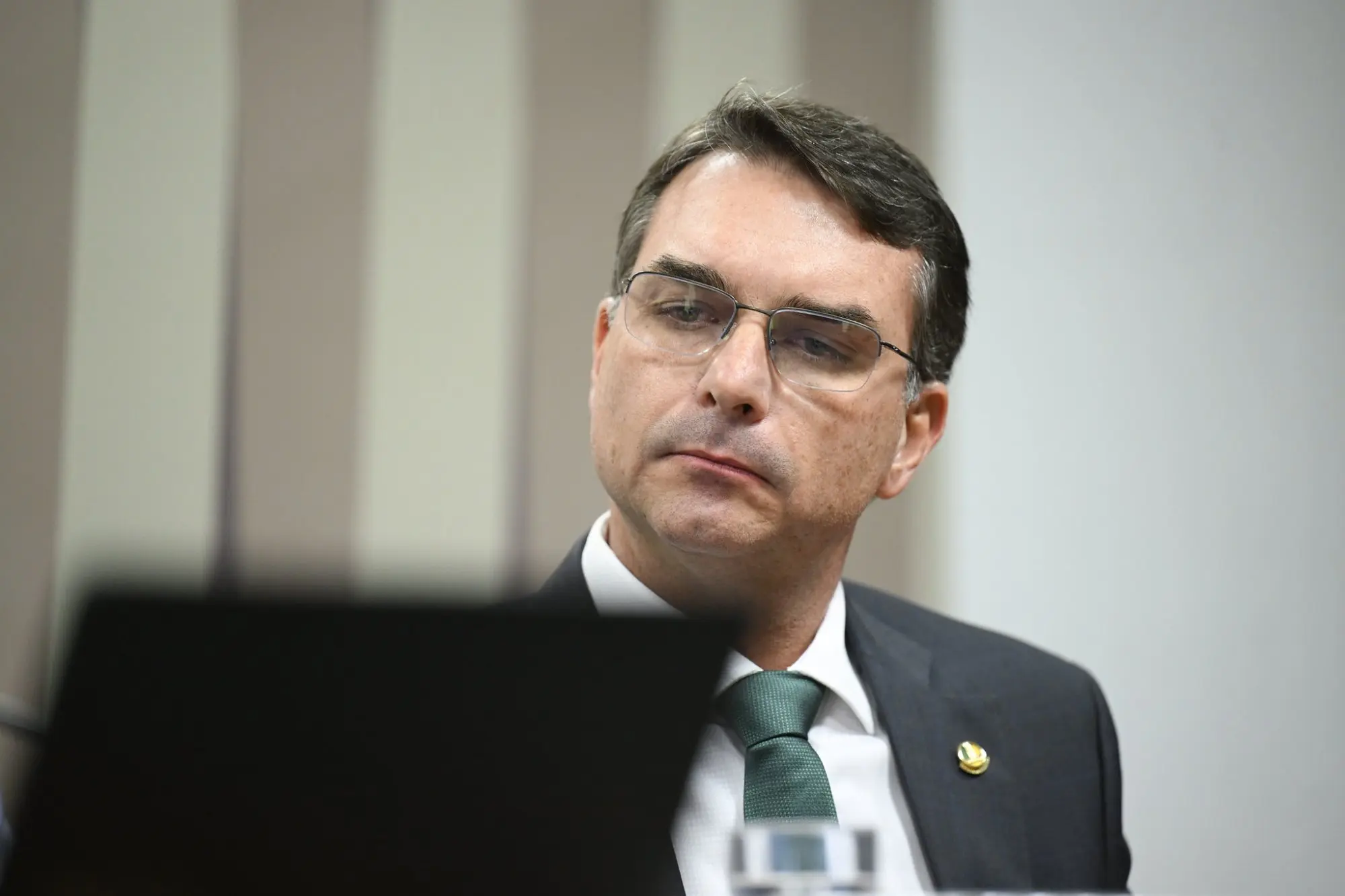 Flávio Bolsonaro apoiou lei que governo Lula estuda para retaliar tarifaço americano