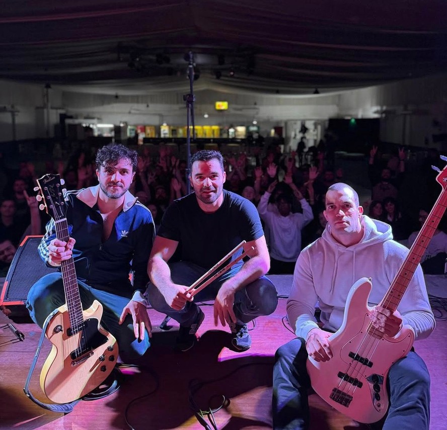 Bar progressista em São Paulo é alvo de boicote após show de banda Limão Rosa