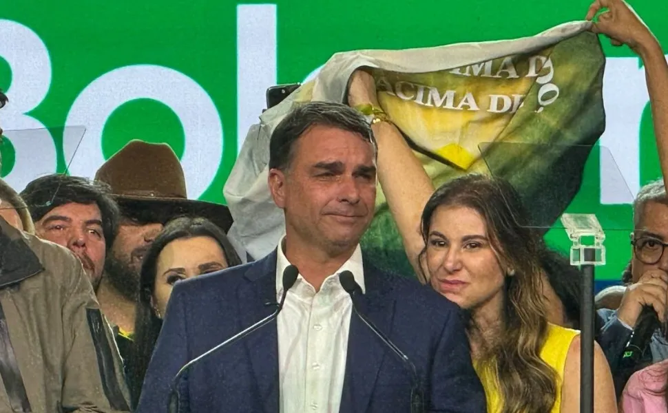 Discurso de Flávio Bolsonaro no lançamento da candidatura decepciona marqueteiros e amplia preocupação no PL