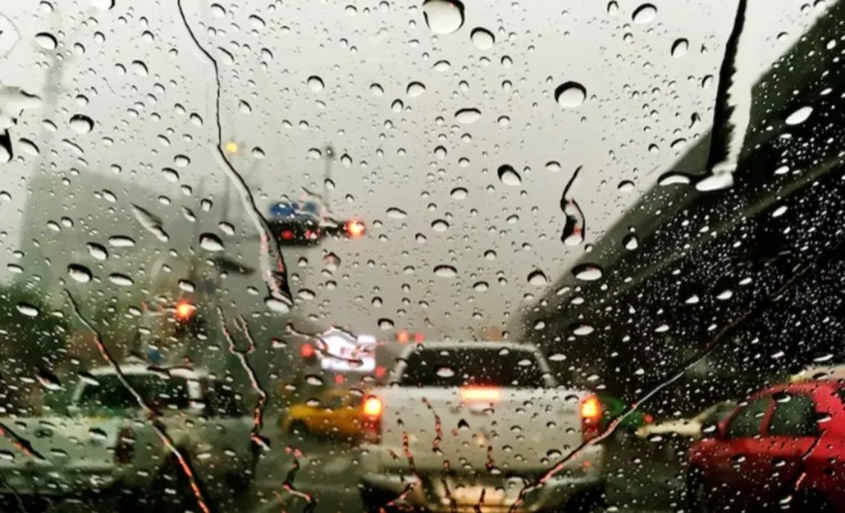 Frente fria coloca litoral baiano em alerta até segunda-feira