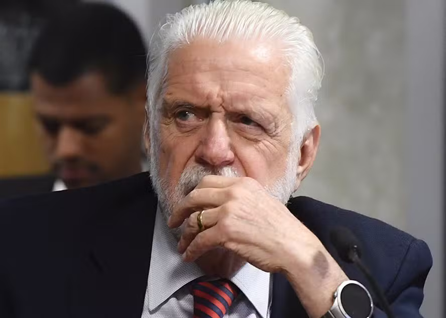 Jaques Wagner oferecia gabinete para reuniões com gestores do Master, diz PF
