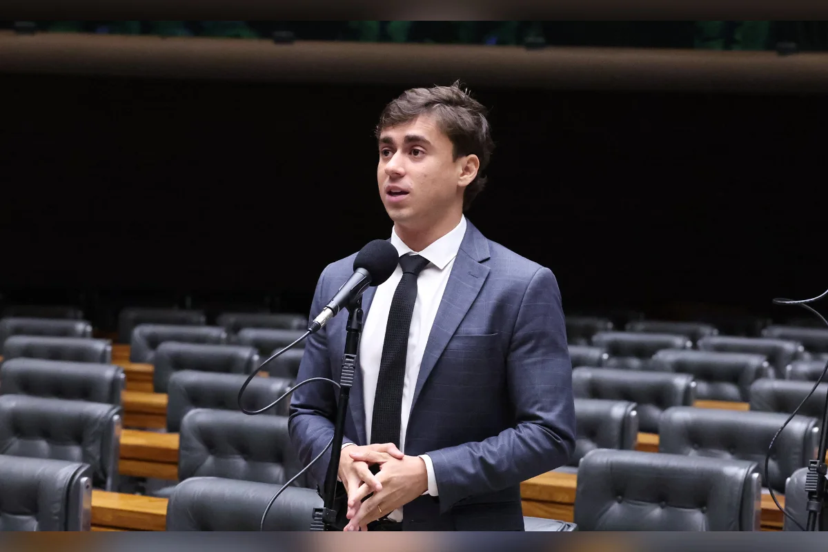 Justiça condena Nikolas Ferreira a indenizar PT por chamar partido de traficantes