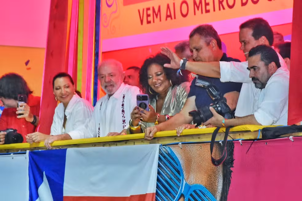 Governo da Bahia gastou R$ 6 milhões em camarote institucional que recebeu Lula no Carnaval de Salvador