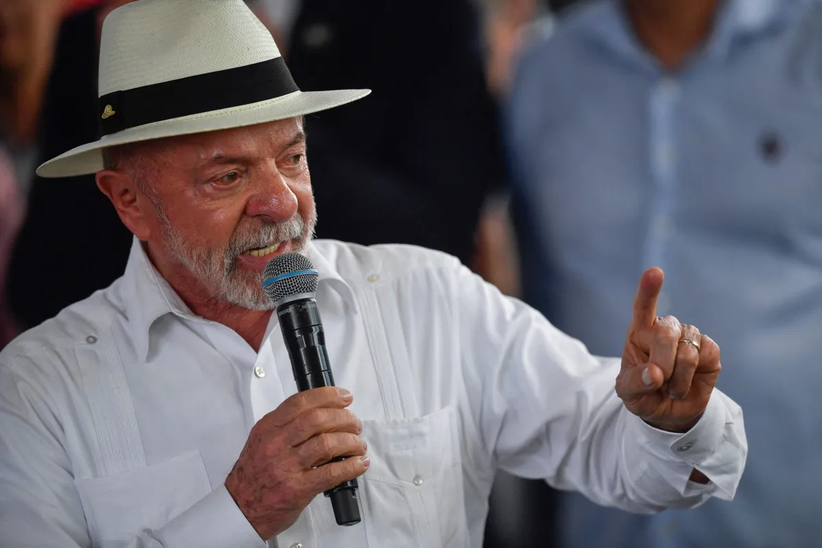 Lula lidera todos os cenários de segundo turno, mas perde vantagem sobre Flávio