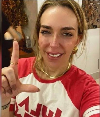 Amiga de Lulinha fez 40 visitas a órgãos federais sem registro