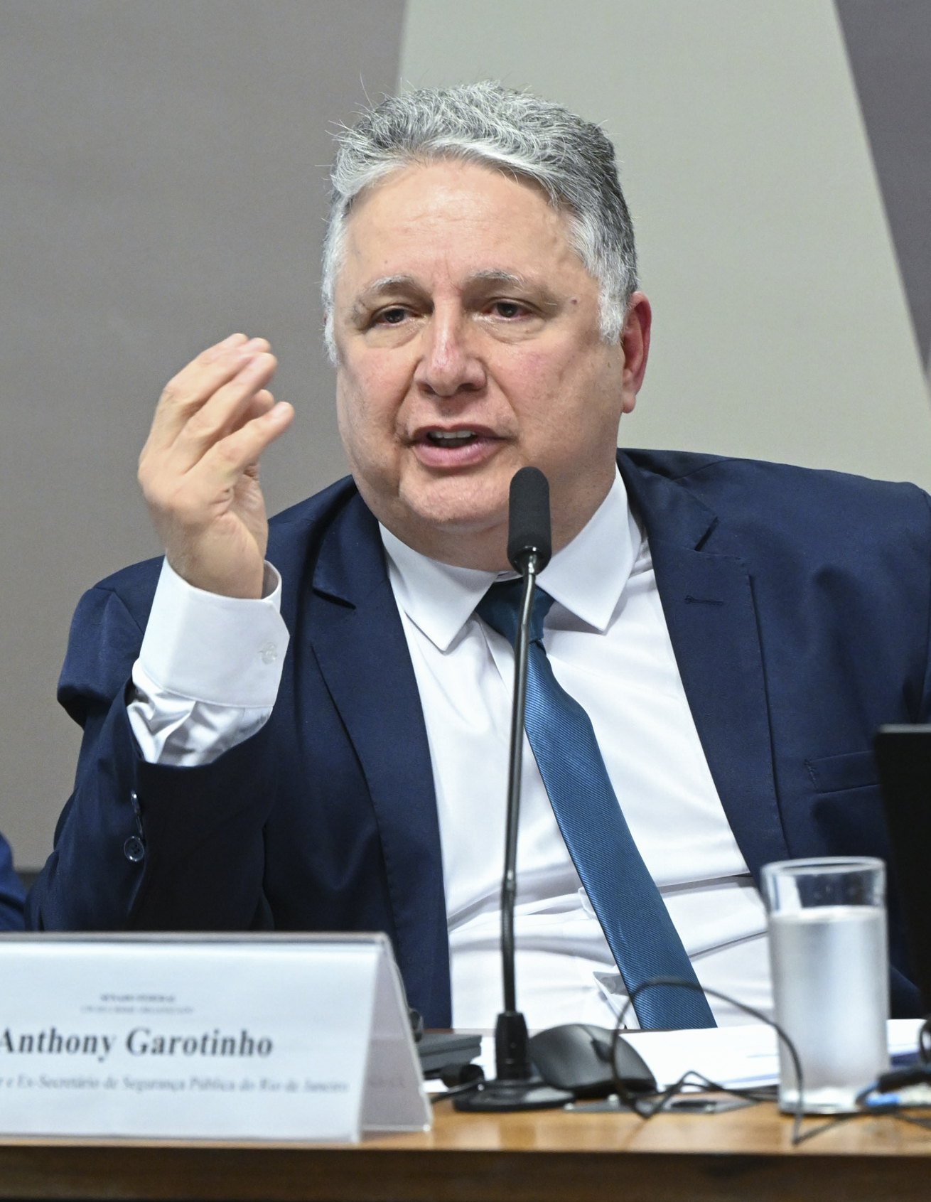 Justiça suspende direitos políticos de Garotinho