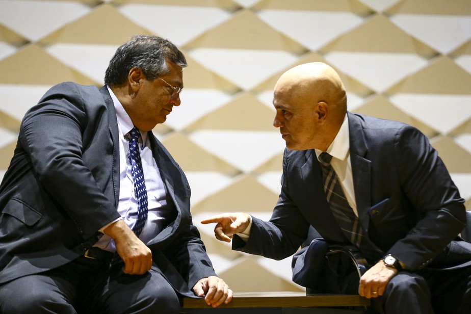 Entidades de imprensa manifestam profunda preocupação com busca e apreensão determinada por Moraes na residência de jornalista