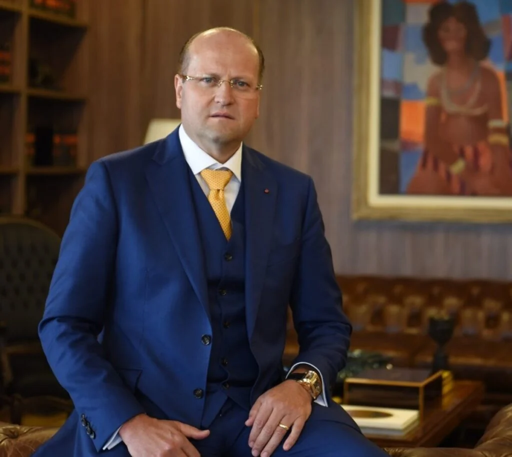 PF cumpre novo mandado de busca contra advogado Nelson Wilians em São Paulo