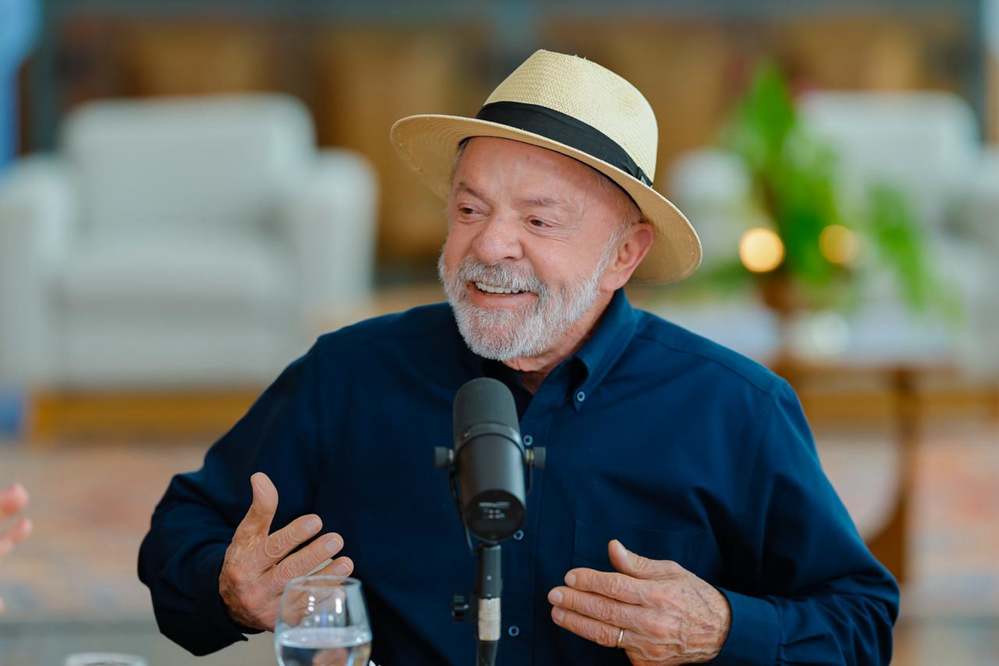Lula convoca ministros para discutir bets e taxa das blusinhas