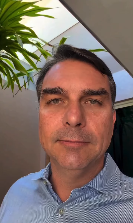 PL reduz candidatos e deixa Flávio sem palanque na maioria dos estados do Nordeste
