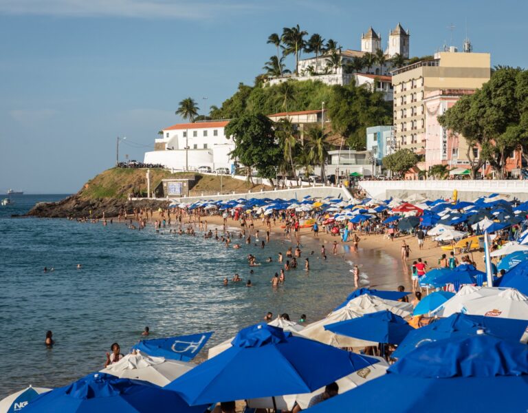 Relato aponta controle de preços do queijinho por facção no Porto da Barra