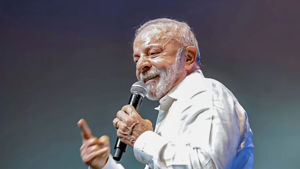 Lula faz em Salvador o primeiro ato de rua da campanha