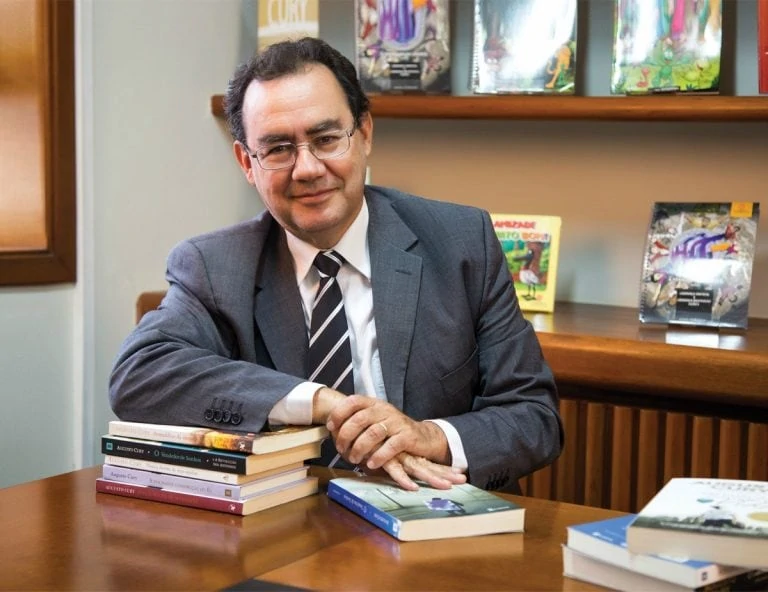 Augusto Cury sobe 6,2 pontos na Atlas