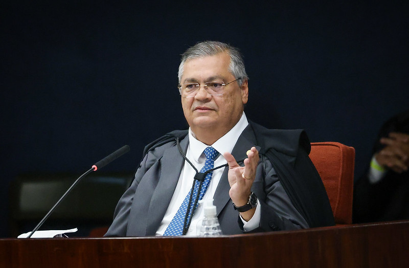Dino defende o STF em meio à crise