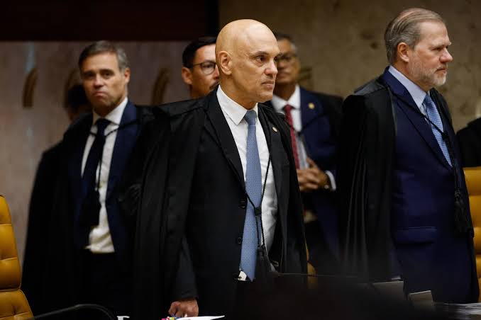  STF discute presença de Moraes e Mendonça na sessão