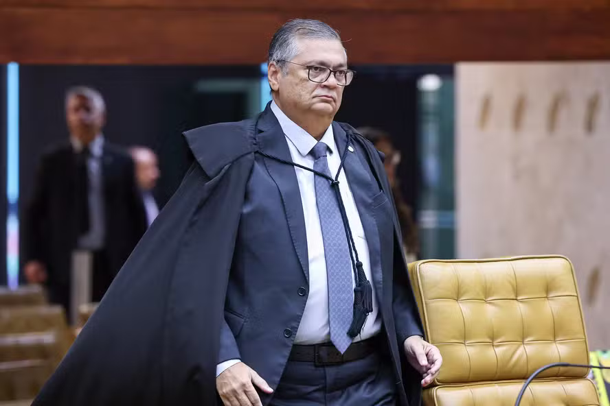 Dino pede a Fachin investigação sobre instituto ligado a Mendonça