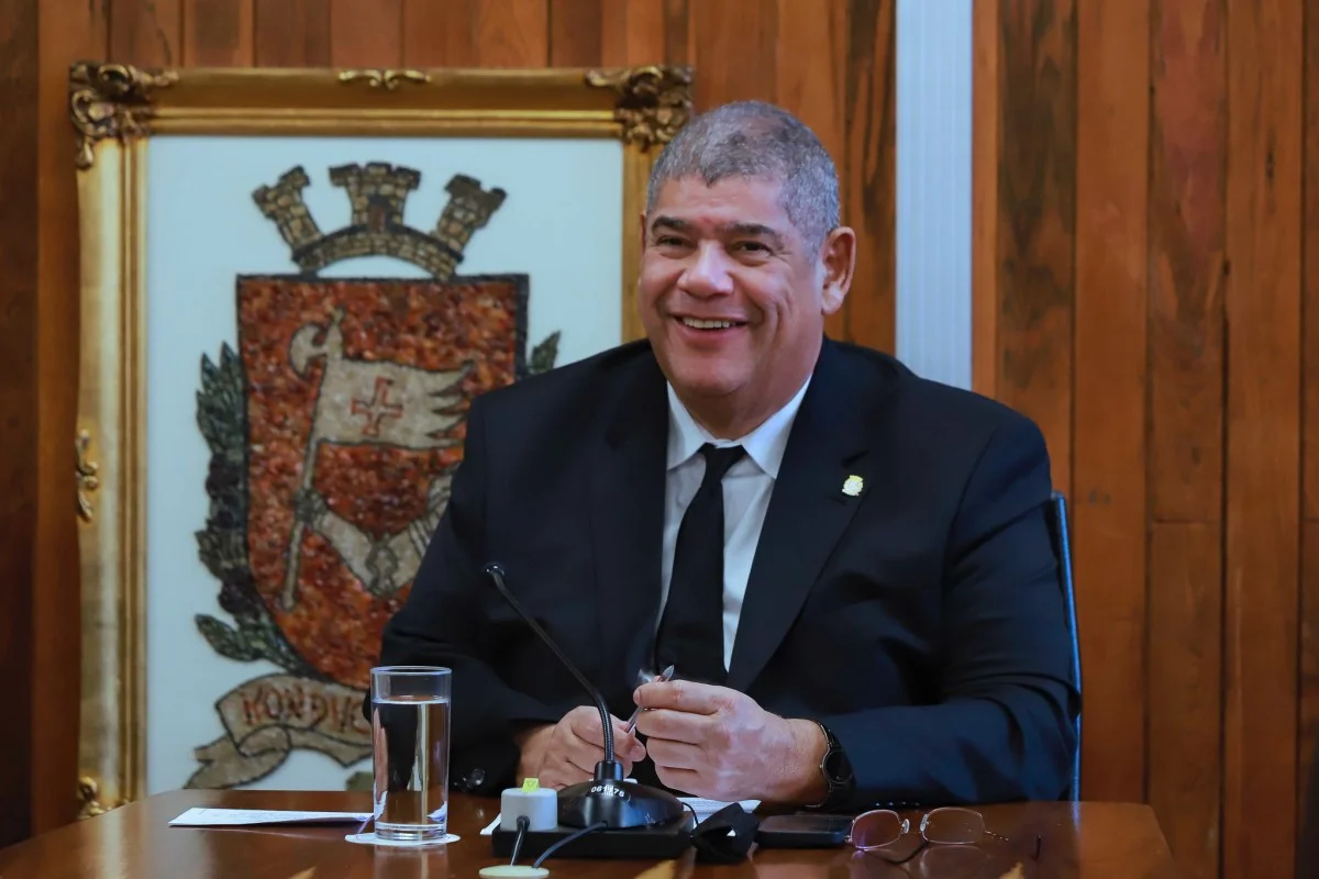 Milton Leite, suspeito de ligação com o PCC, se entrega à polícia