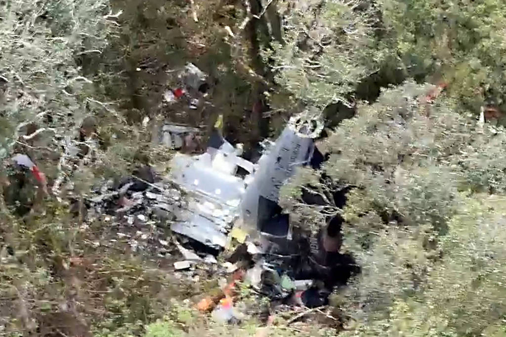 Destroços de helicóptero com cantor Rick são encontrados; não há sobreviventes