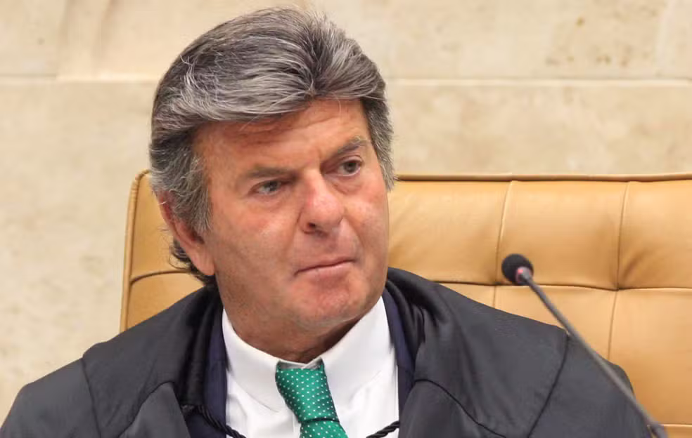 Após Moraes se declarar impedido, Fux assume ação sobre visitas ao Senado