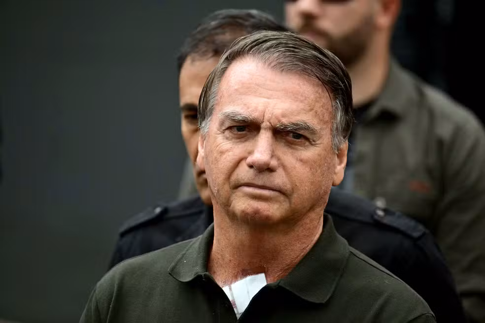 Defesa de Bolsonaro desiste de pedido para suspender a pena