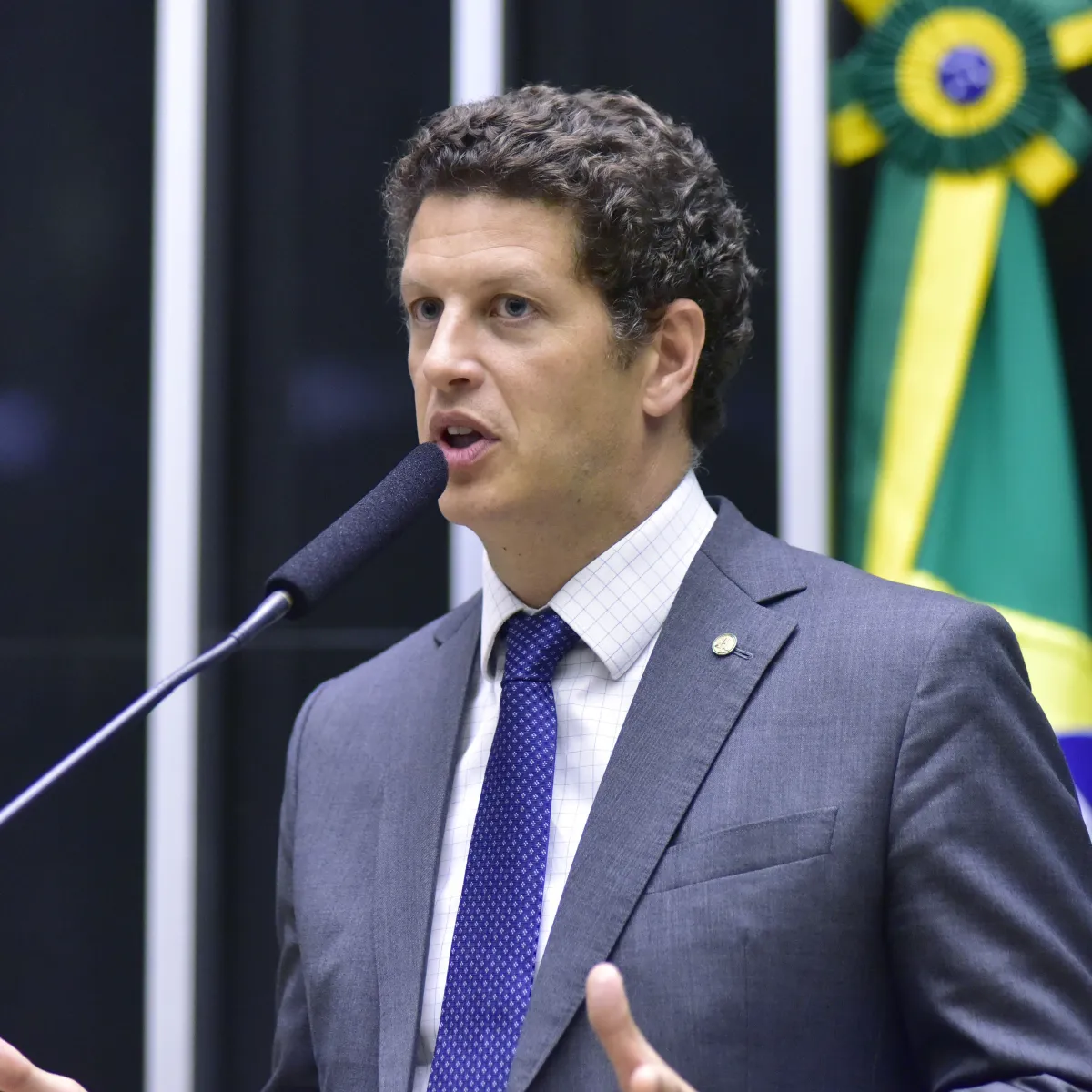 Salles desiste do Senado e apoia Derrite e André do Prado