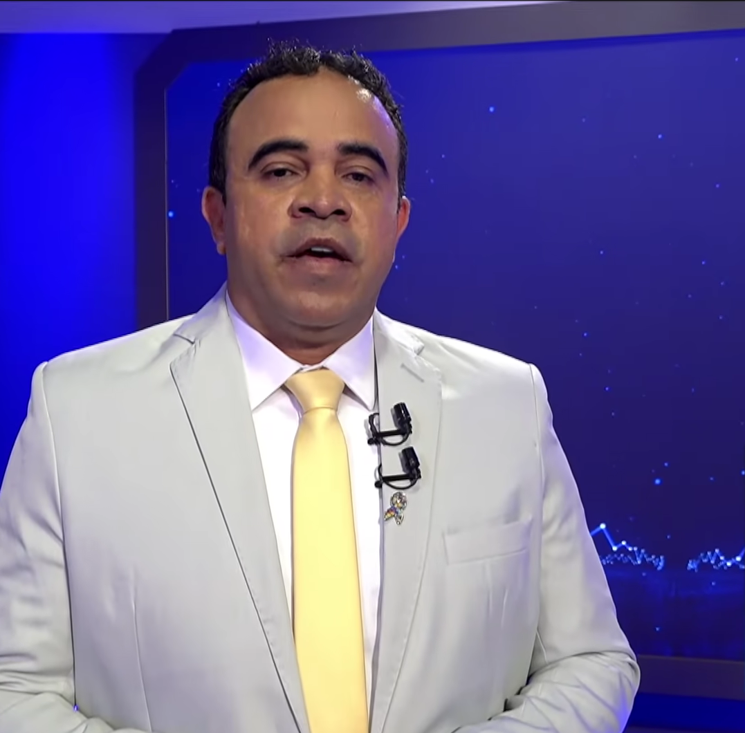 Candidato ao governo da Bahia sofre acidente de carro em Salvador