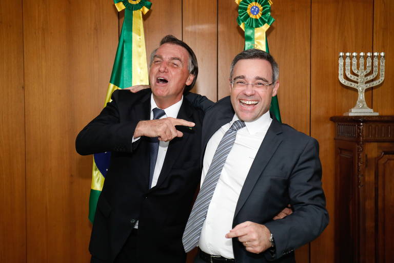 X pede análise individual de posts sobre Nossa Senhora
