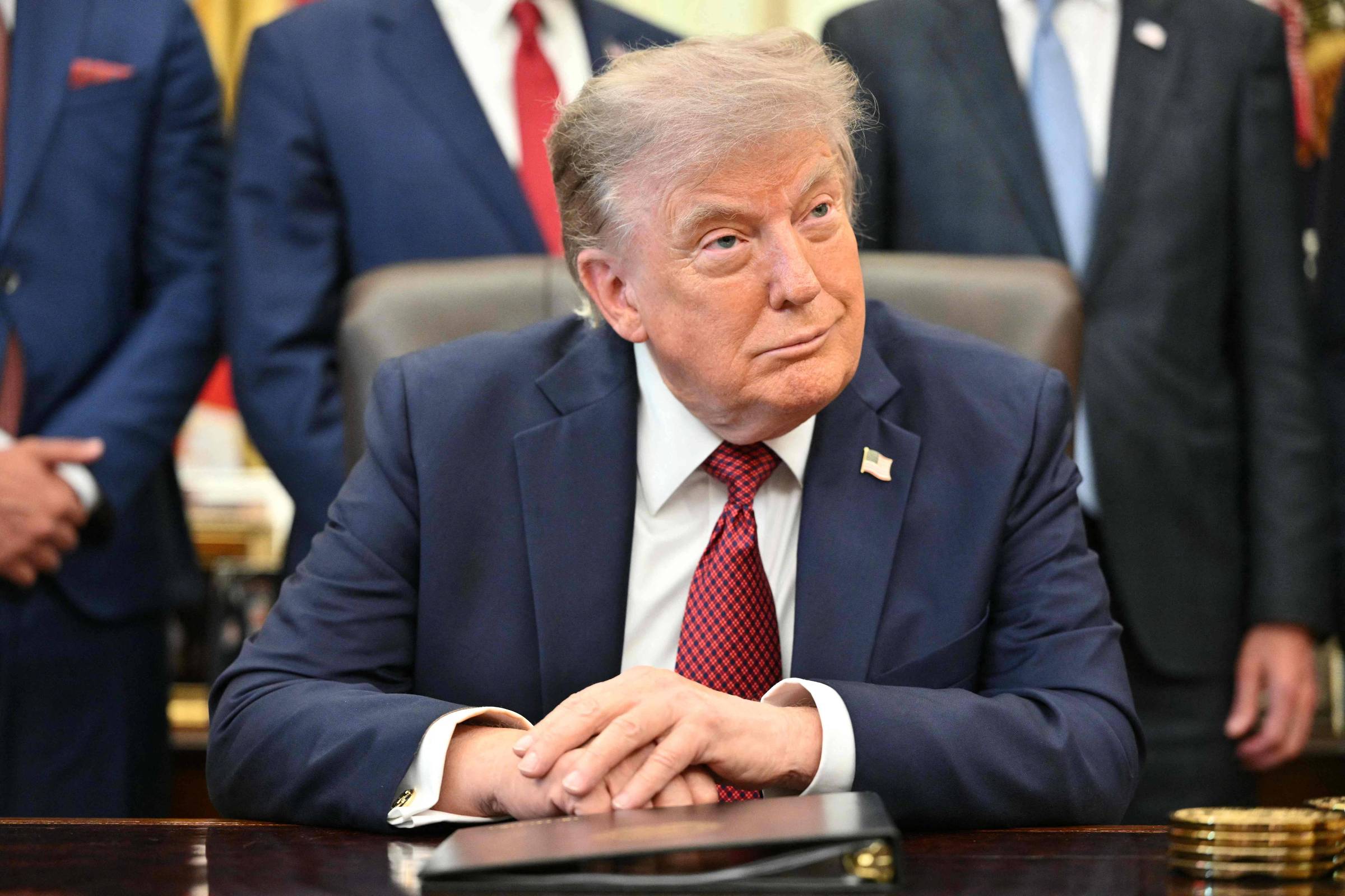 Trump libera verba contra o STF
