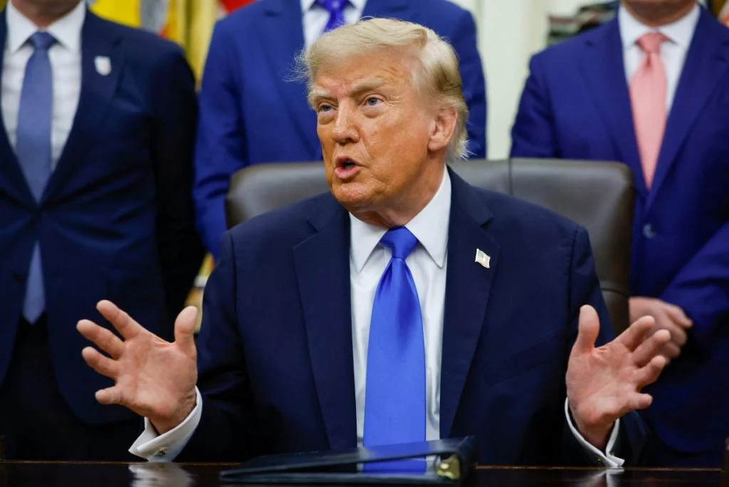 Trump diz que acompanha de perto as eleições do Brasil
