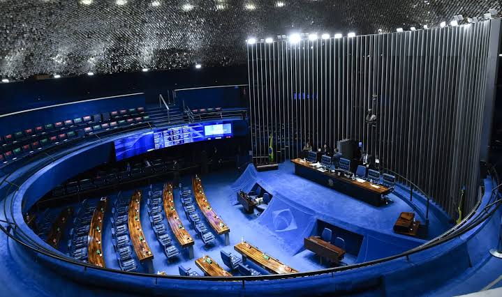 PL cresce no Congresso e pesa sobre quem vencer