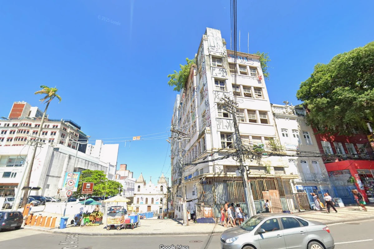 Antigo prédio da Embasa, arrematado por R$ 6,7 milhões, vai virar hotel de luxo
