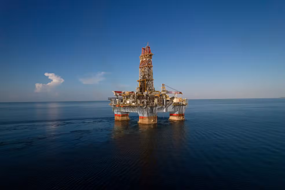 Petrobras e rivais arrematam 7 áreas do pré-sal