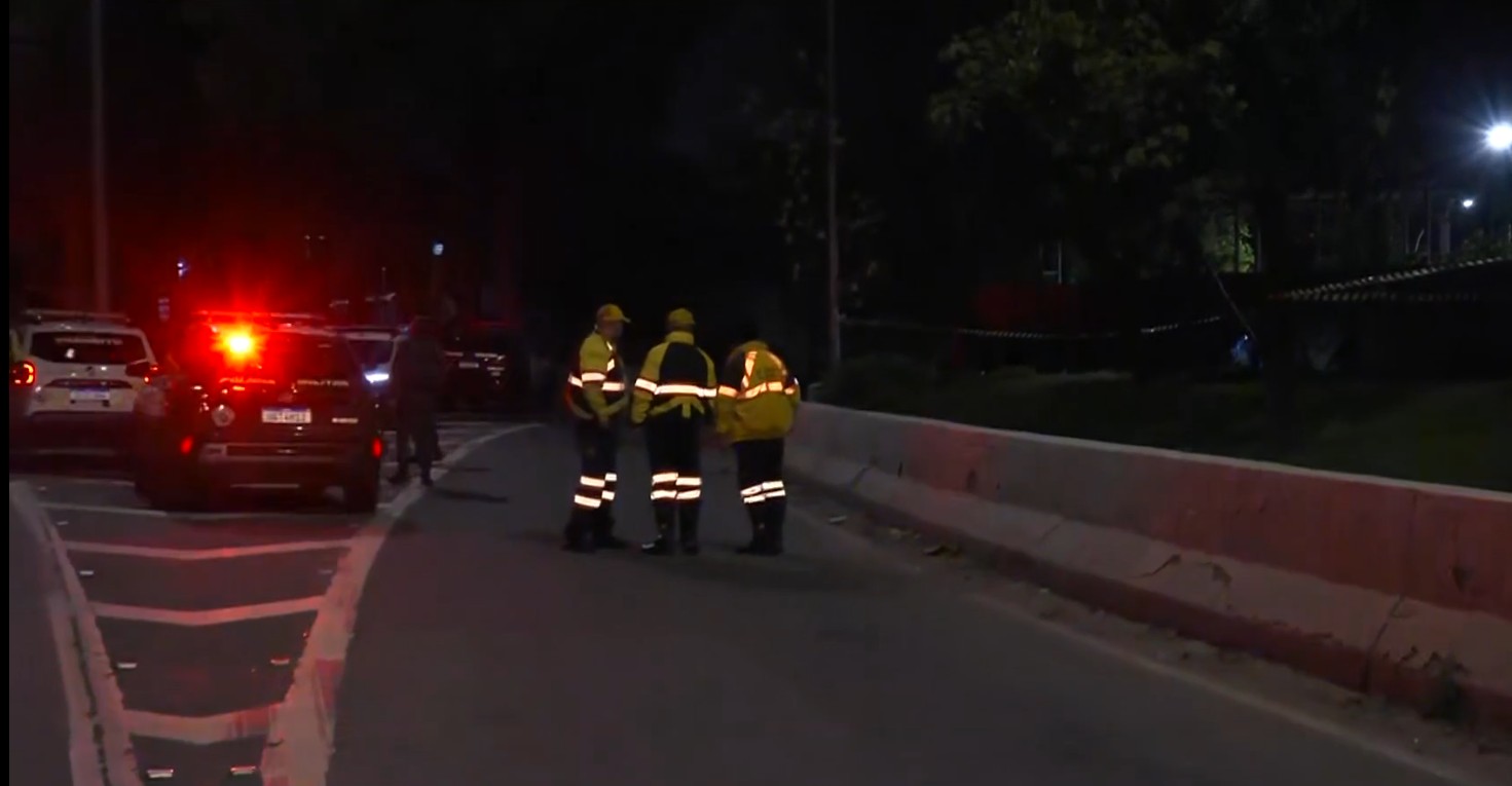 PM mata suspeito na Marginal Tietê e acha corpo de mulher