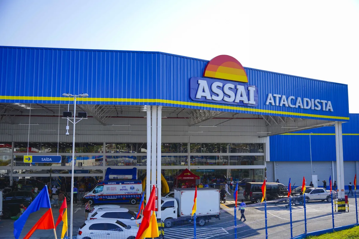Alimentos mofados e vencidos levam Assaí Atacadista à Justiça em Salvador