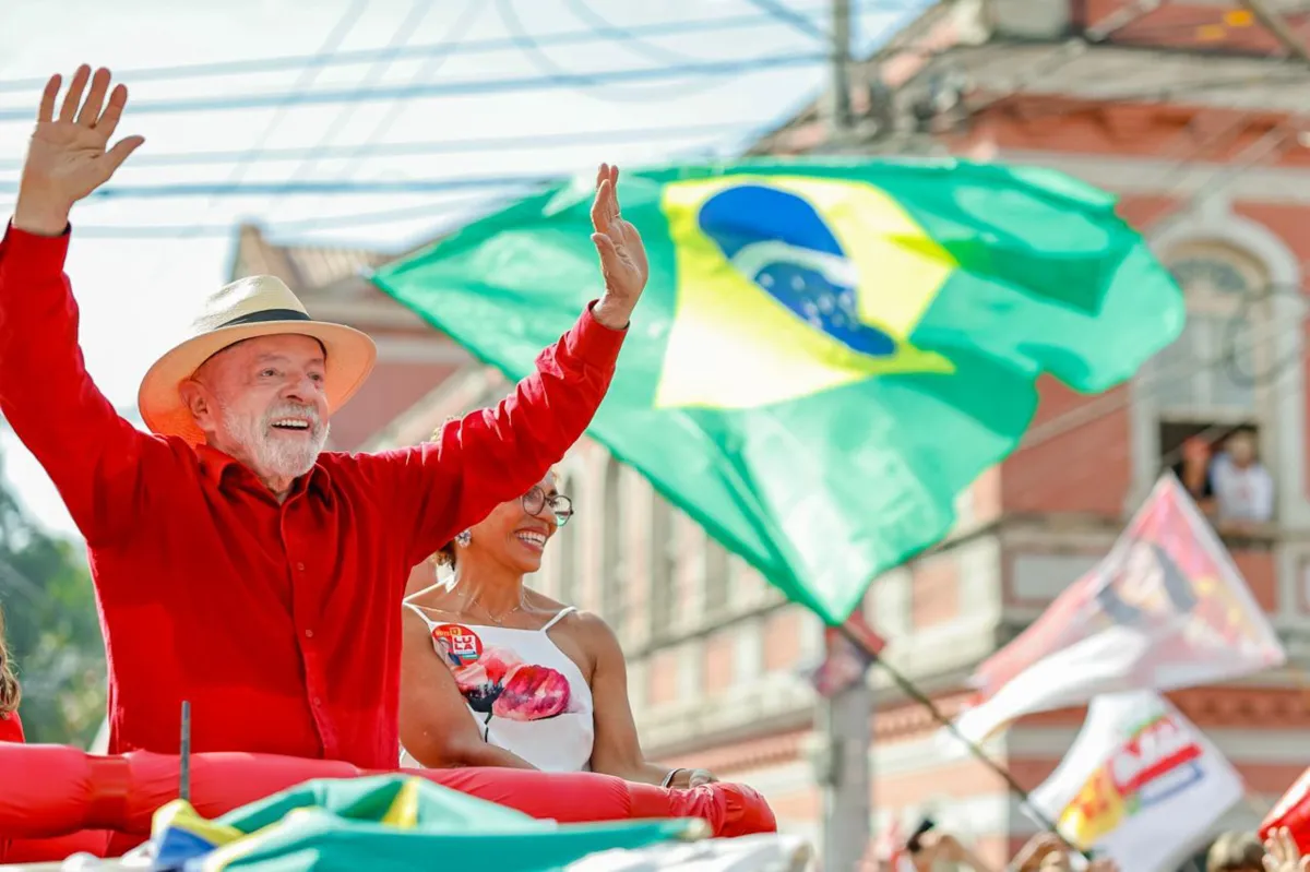 Lula avançou sobre Flávio em 97% das cidades e virou em 213 municípios