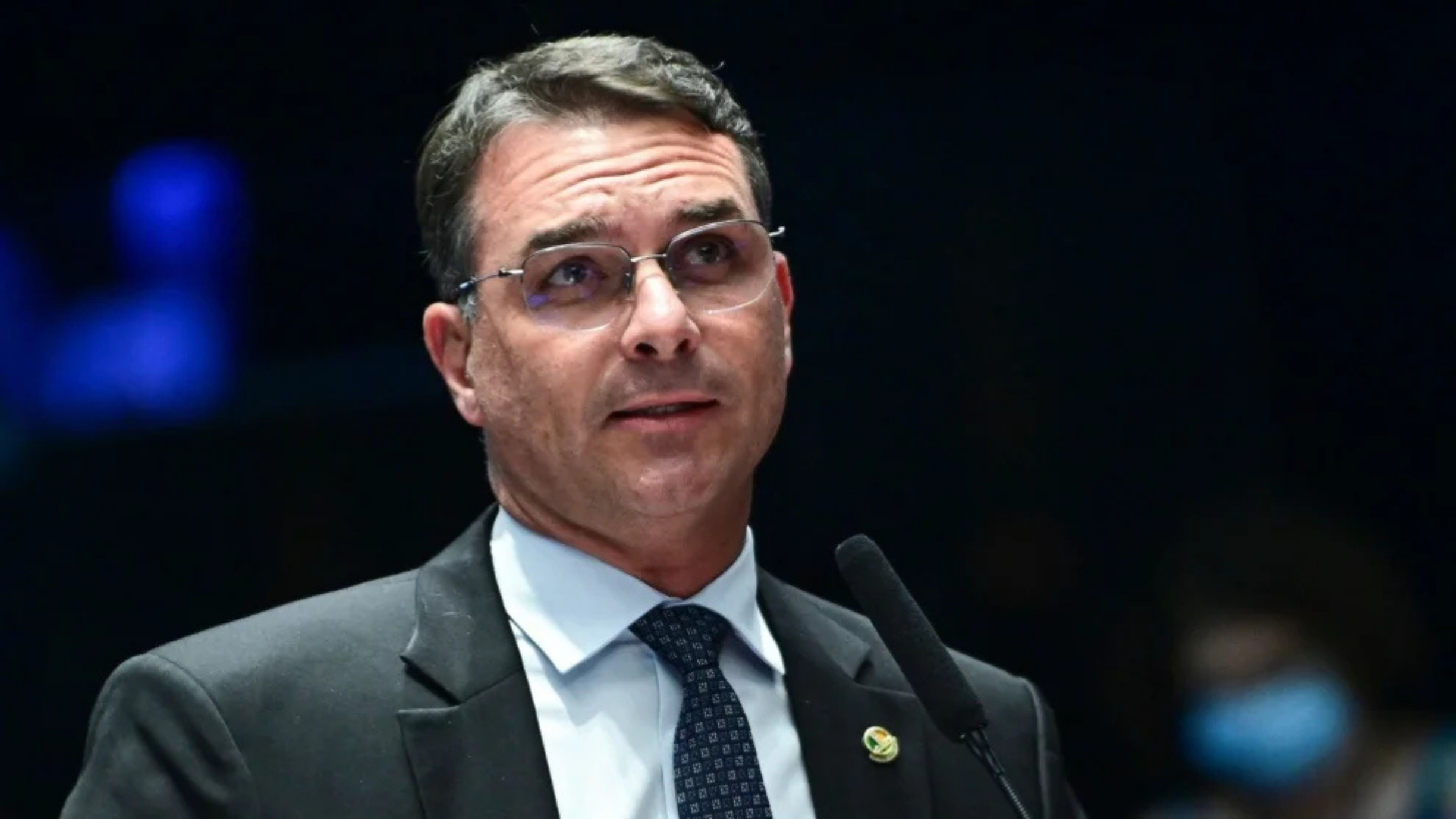PF suspeita que Flávio Bolsonaro tenha entrado na Argentina por outro caminho