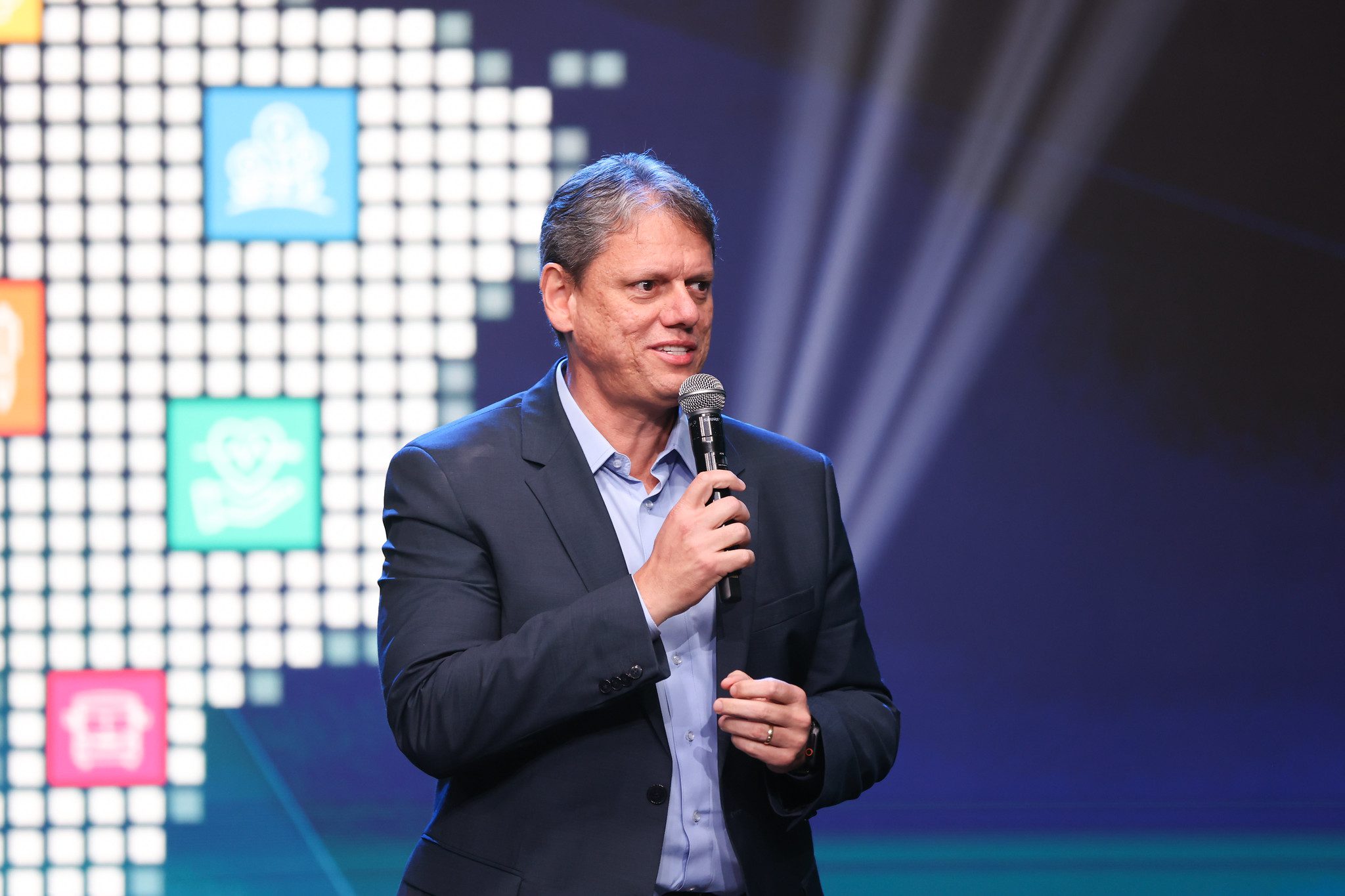 Tarcísio admite possibilidade de candidatura em 2030, mas decisão será em grupo