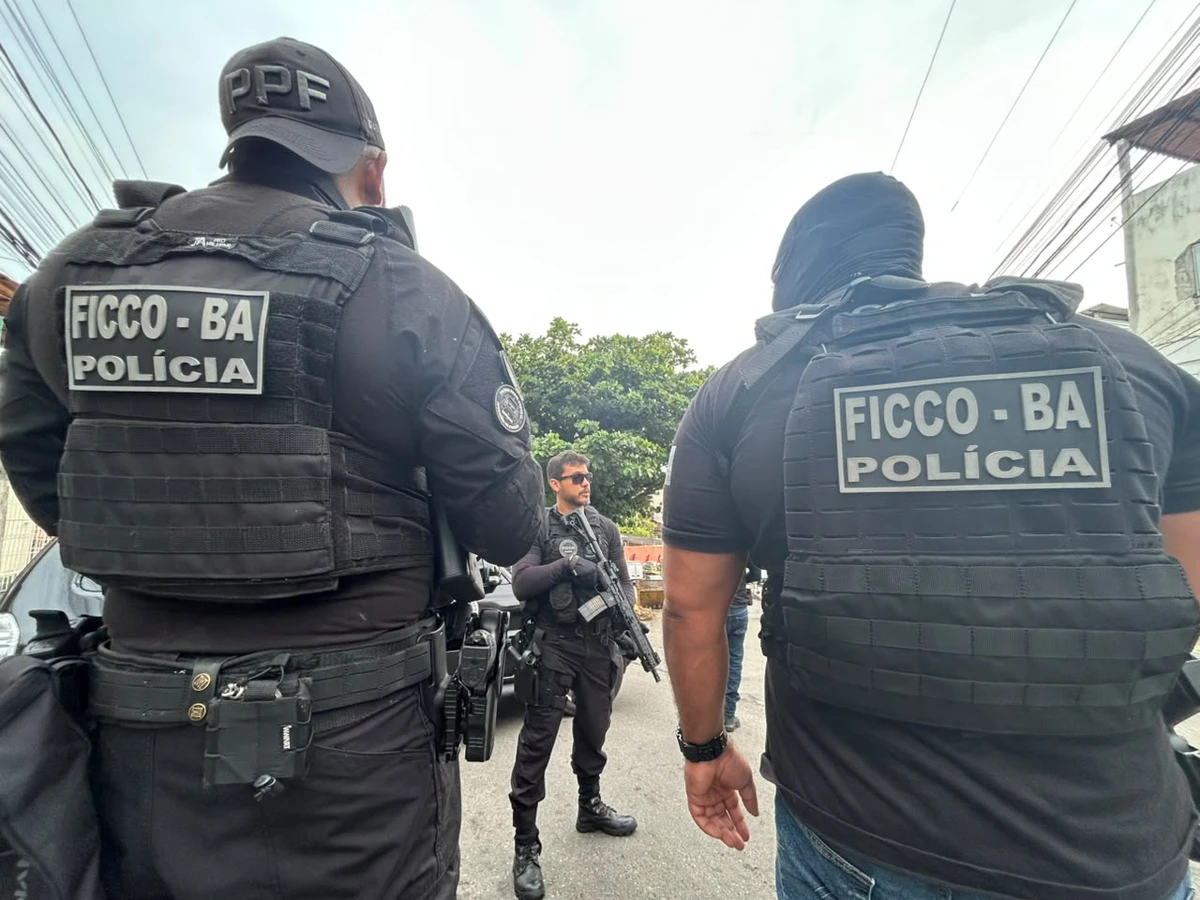 Suspeito de lavar dinheiro é preso ao desembarcar na Rodoviária de Salvador